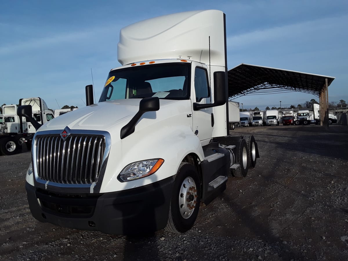 2020 Navistar International LT625 DAYCAB T/A 241889