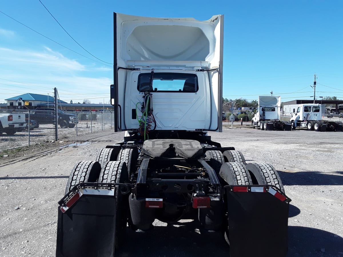 2020 Navistar International LT625 DAYCAB T/A 241890