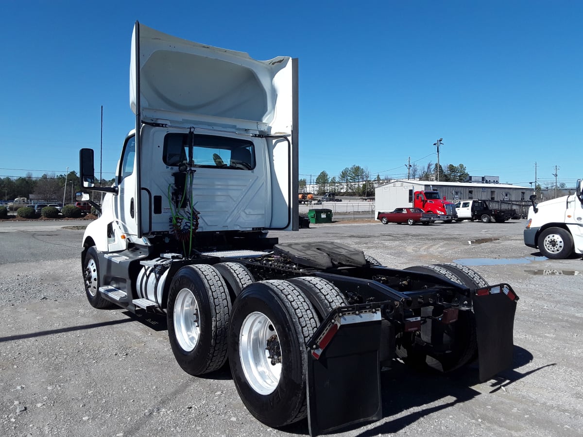 2020 Navistar International LT625 DAYCAB T/A 241890