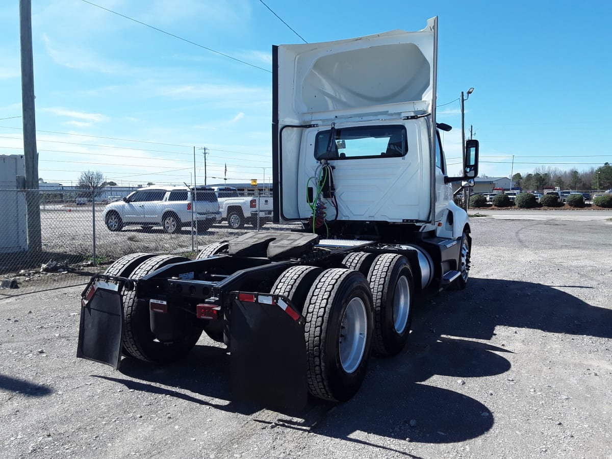 2020 Navistar International LT625 DAYCAB T/A 241890