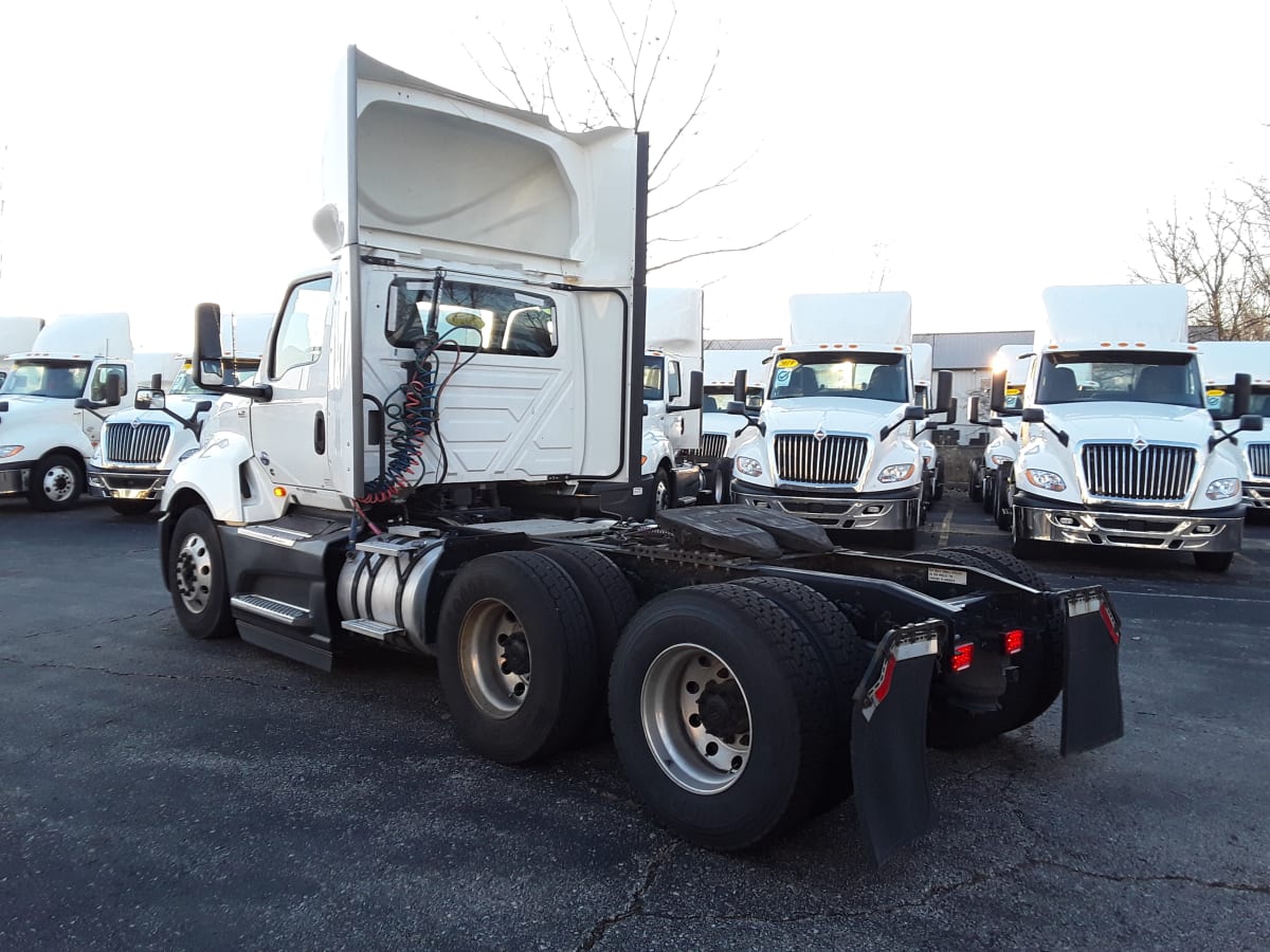 2020 Navistar International LT625 DAYCAB T/A 241891