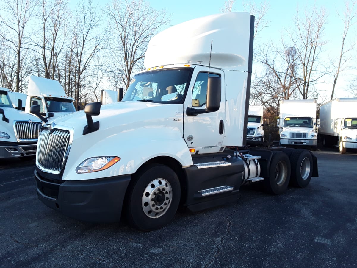 2020 Navistar International LT625 DAYCAB T/A 241891