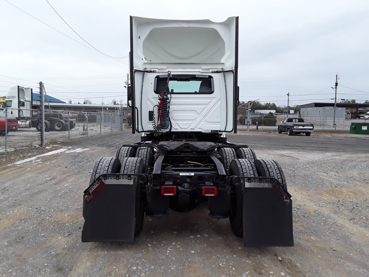 2020 Navistar International LT625 DAYCAB T/A 241892