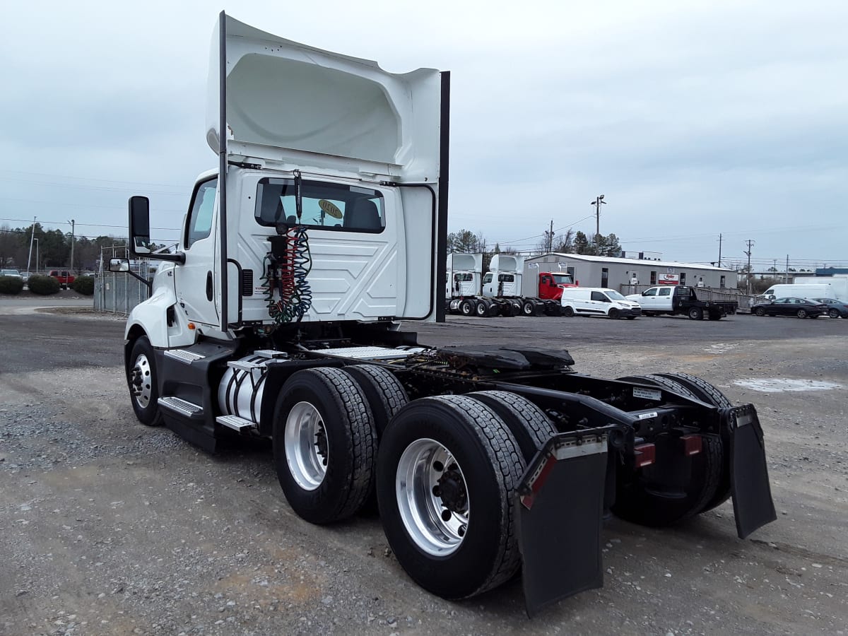 2020 Navistar International LT625 DAYCAB T/A 241892