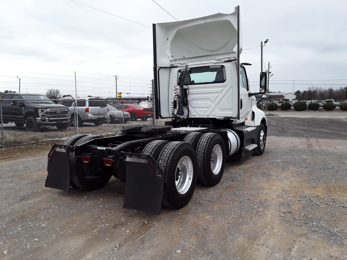 2020 Navistar International LT625 DAYCAB T/A 241892