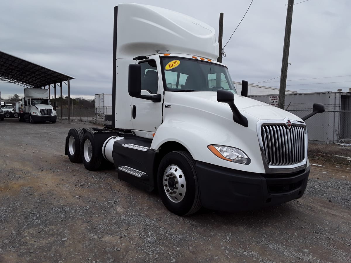 2020 Navistar International LT625 DAYCAB T/A 241892