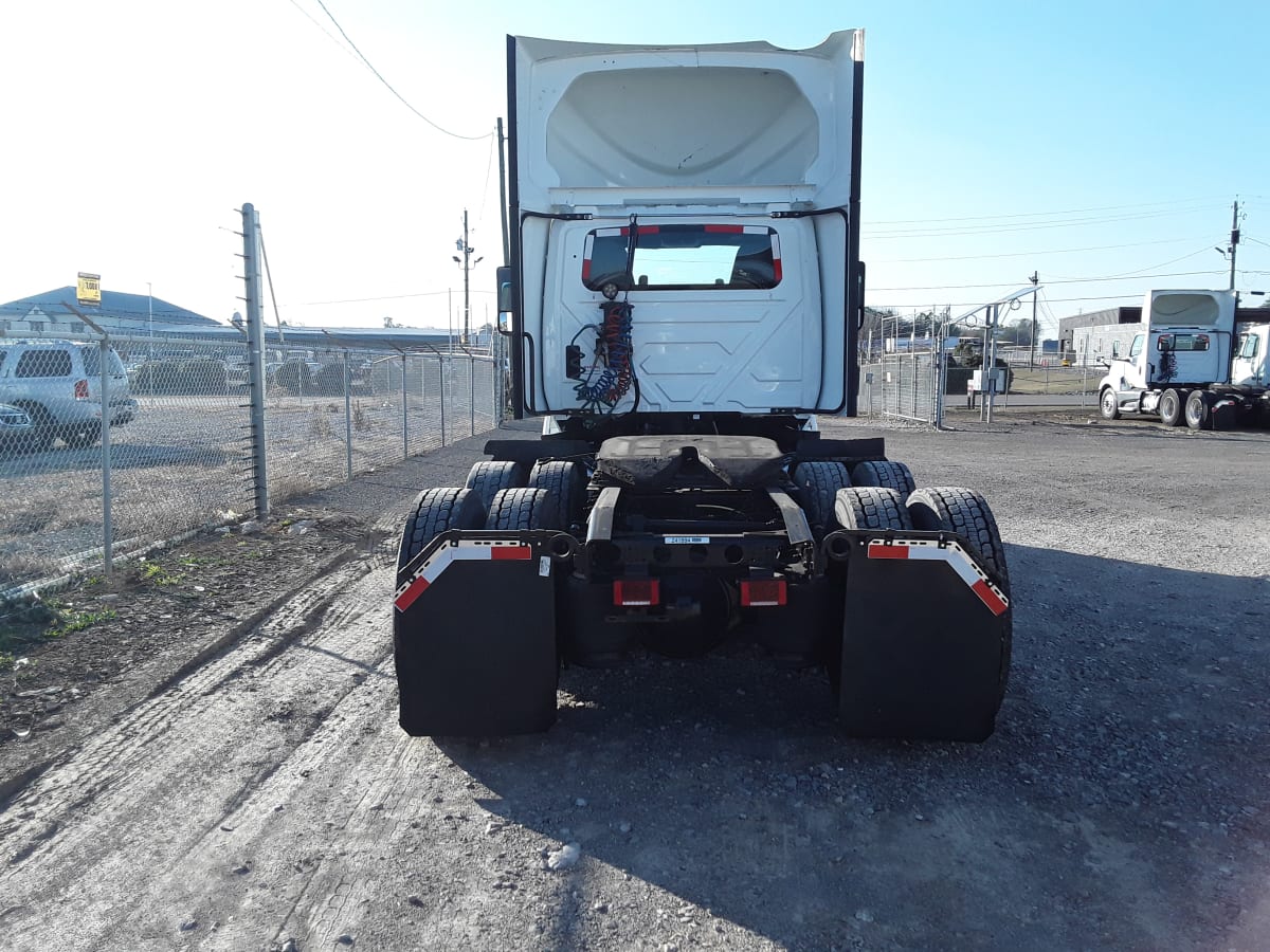 2020 Navistar International LT625 DAYCAB T/A 241894