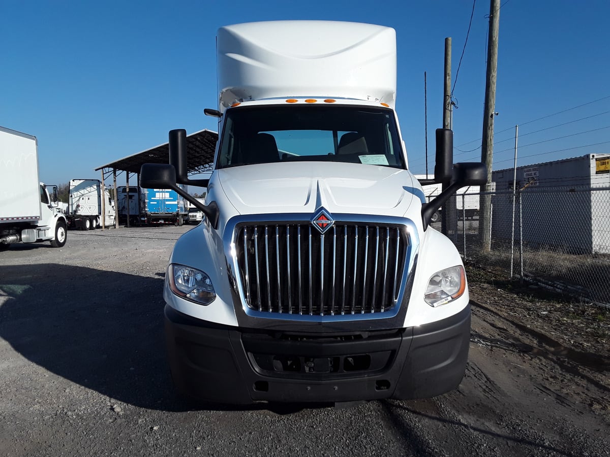 2020 Navistar International LT625 DAYCAB T/A 241894