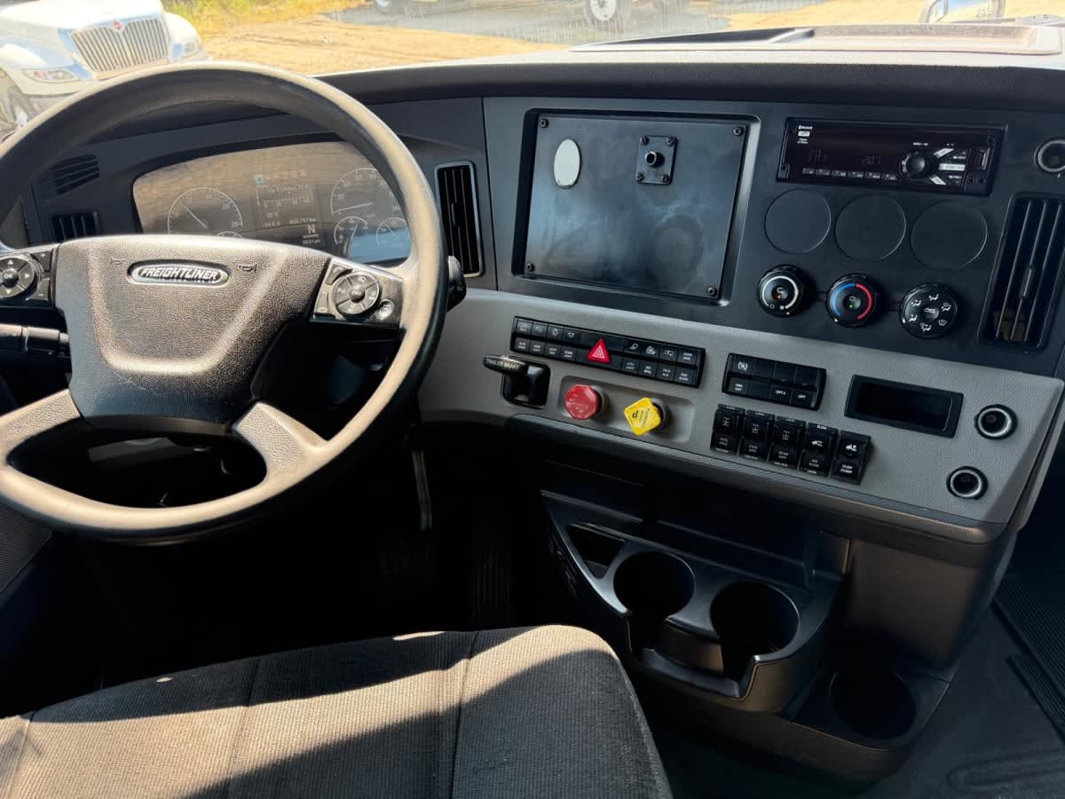 2020 Freightliner/Mercedes NEW CASCADIA 126 241920