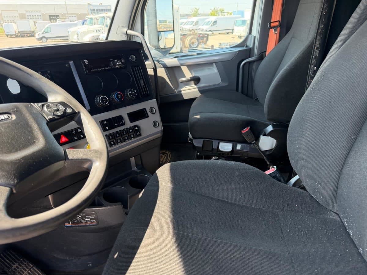 2020 Freightliner/Mercedes NEW CASCADIA 126 241920