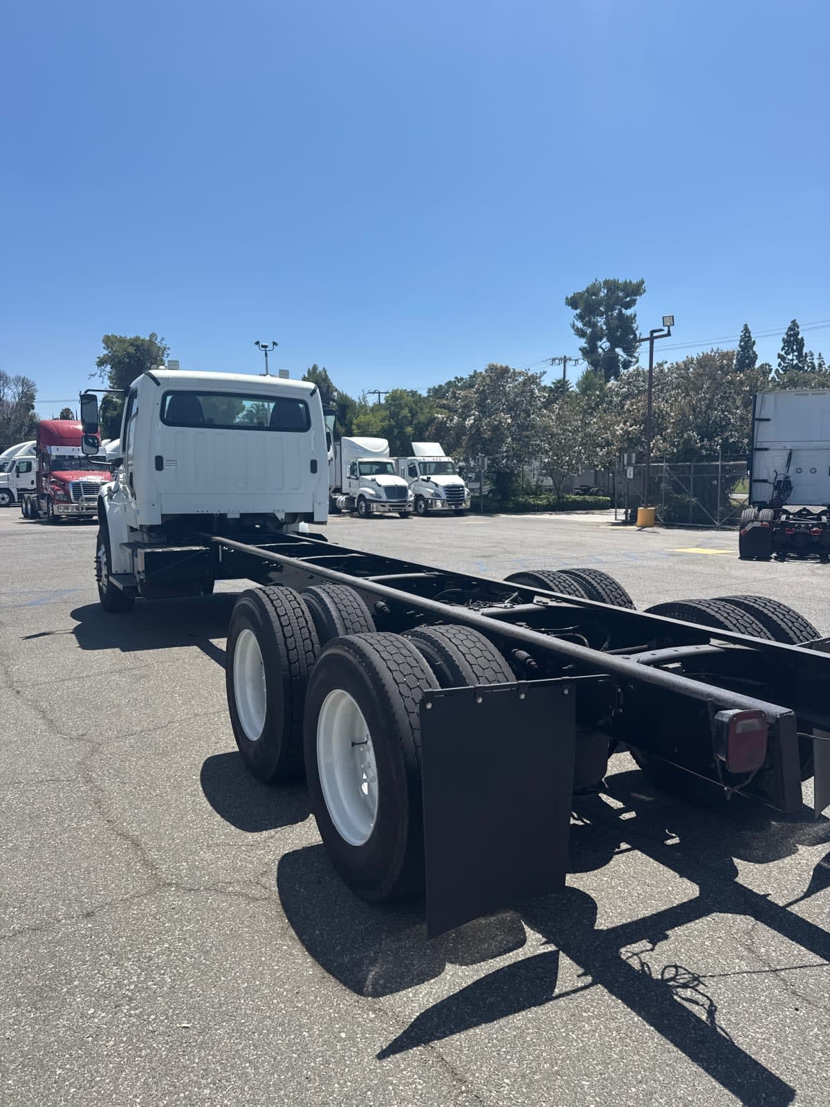 2020 Freightliner M2 106 in Pomona, CA — photo 4