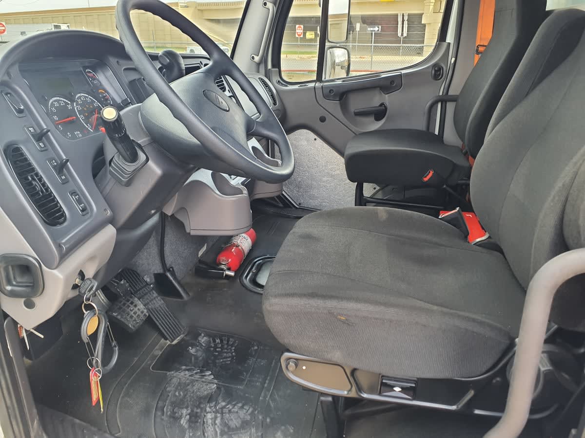 2020 Freightliner/Mercedes M2 106 242044