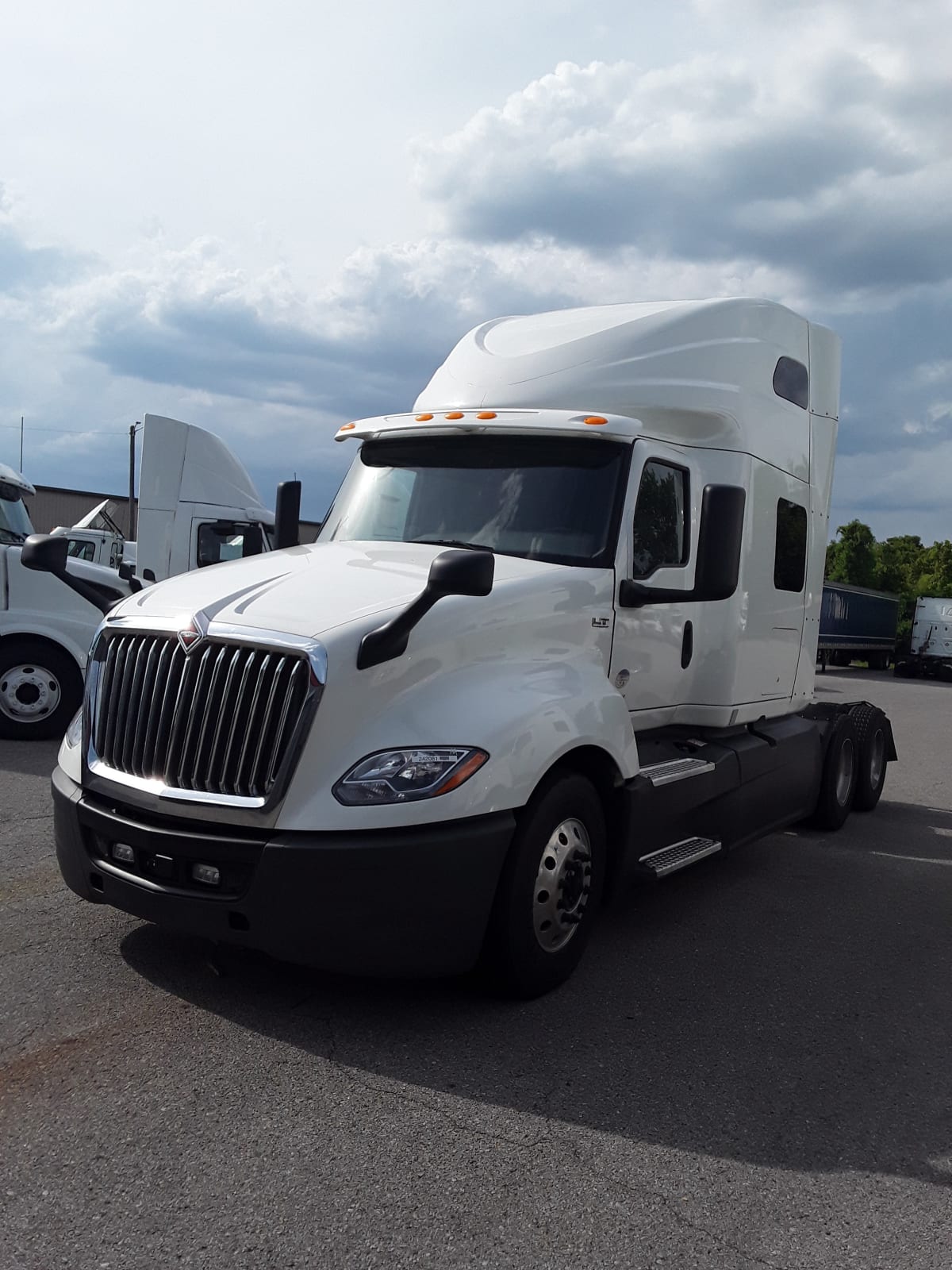 2020 Navistar International LT625 SLPR CAB 242081