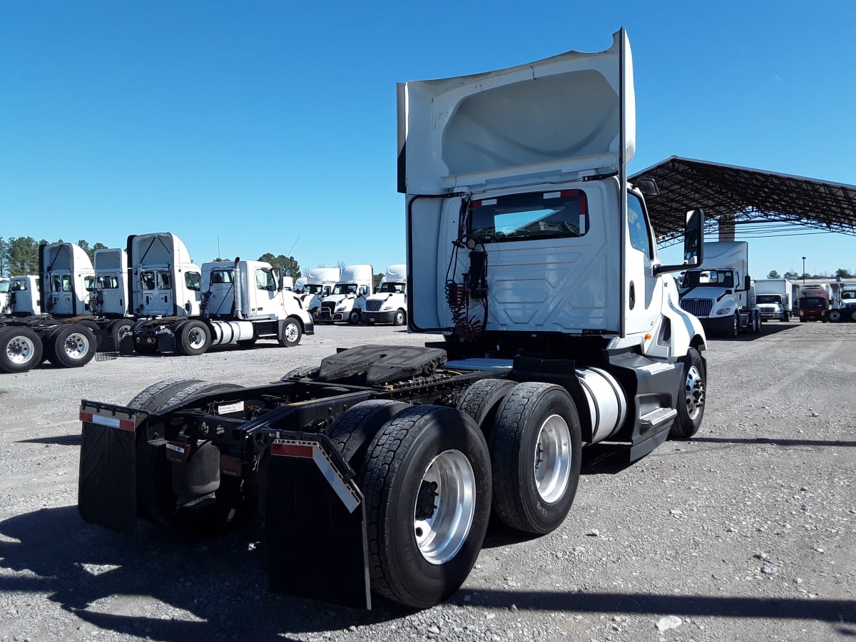 2020 Navistar International LT625 DAYCAB T/A 242099