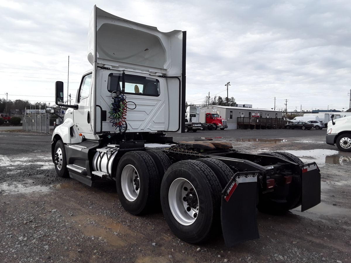 2020 Navistar International LT625 DAYCAB T/A 242101