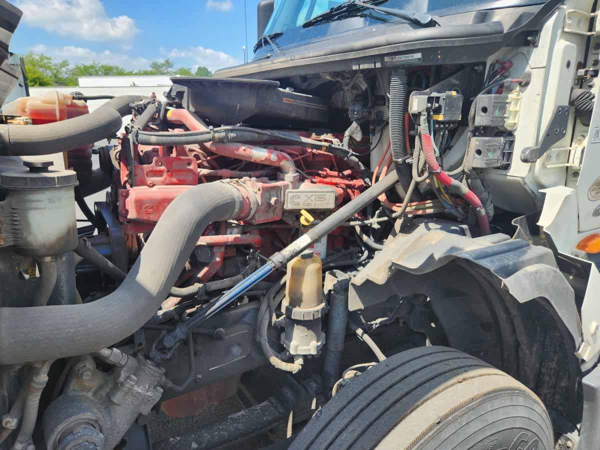 2020 Navistar International LT625 DAYCAB T/A 242107