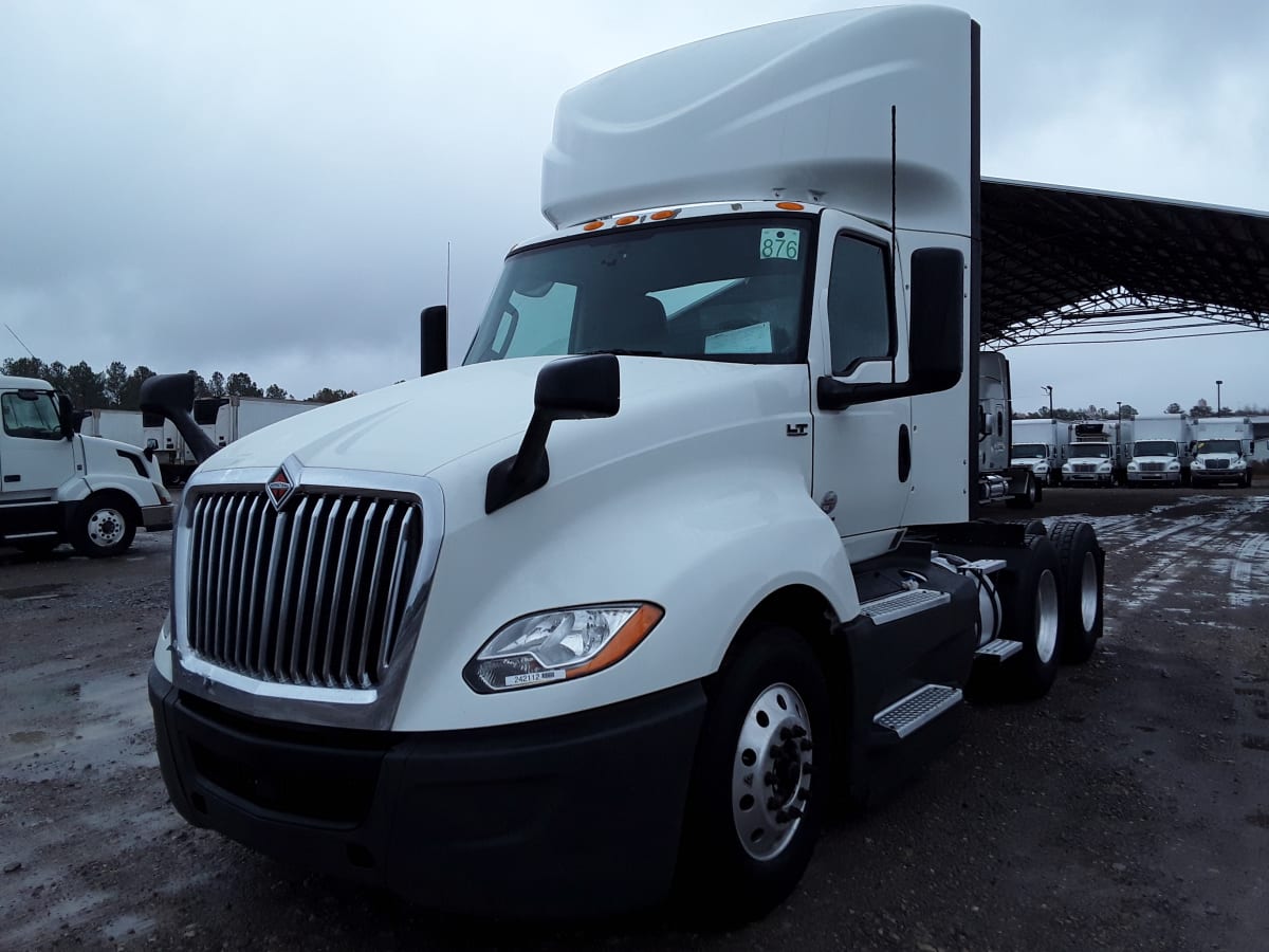 2020 Navistar International LT625 DAYCAB T/A 242112