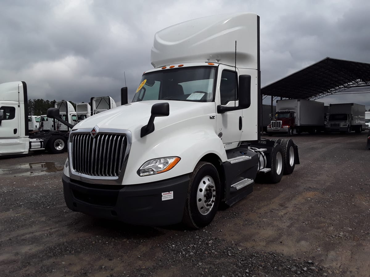 2020 Navistar International LT625 DAYCAB T/A 242114