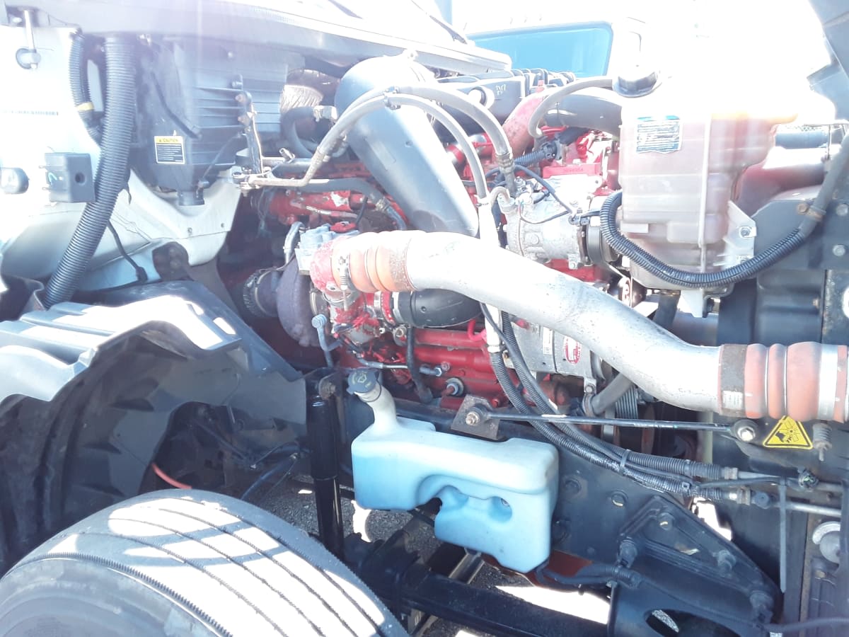 2020 Navistar International LT625 DAYCAB T/A 242116