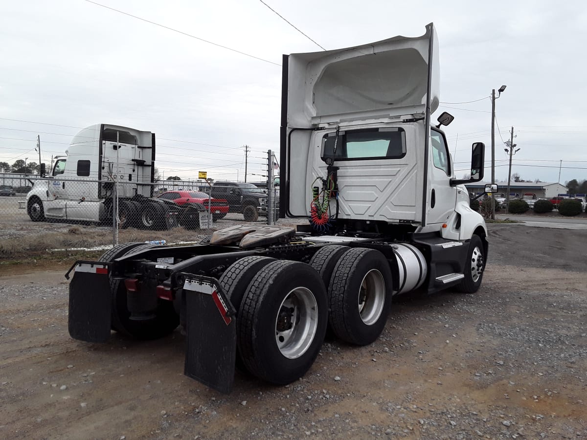 2020 Navistar International LT625 DAYCAB T/A 242117