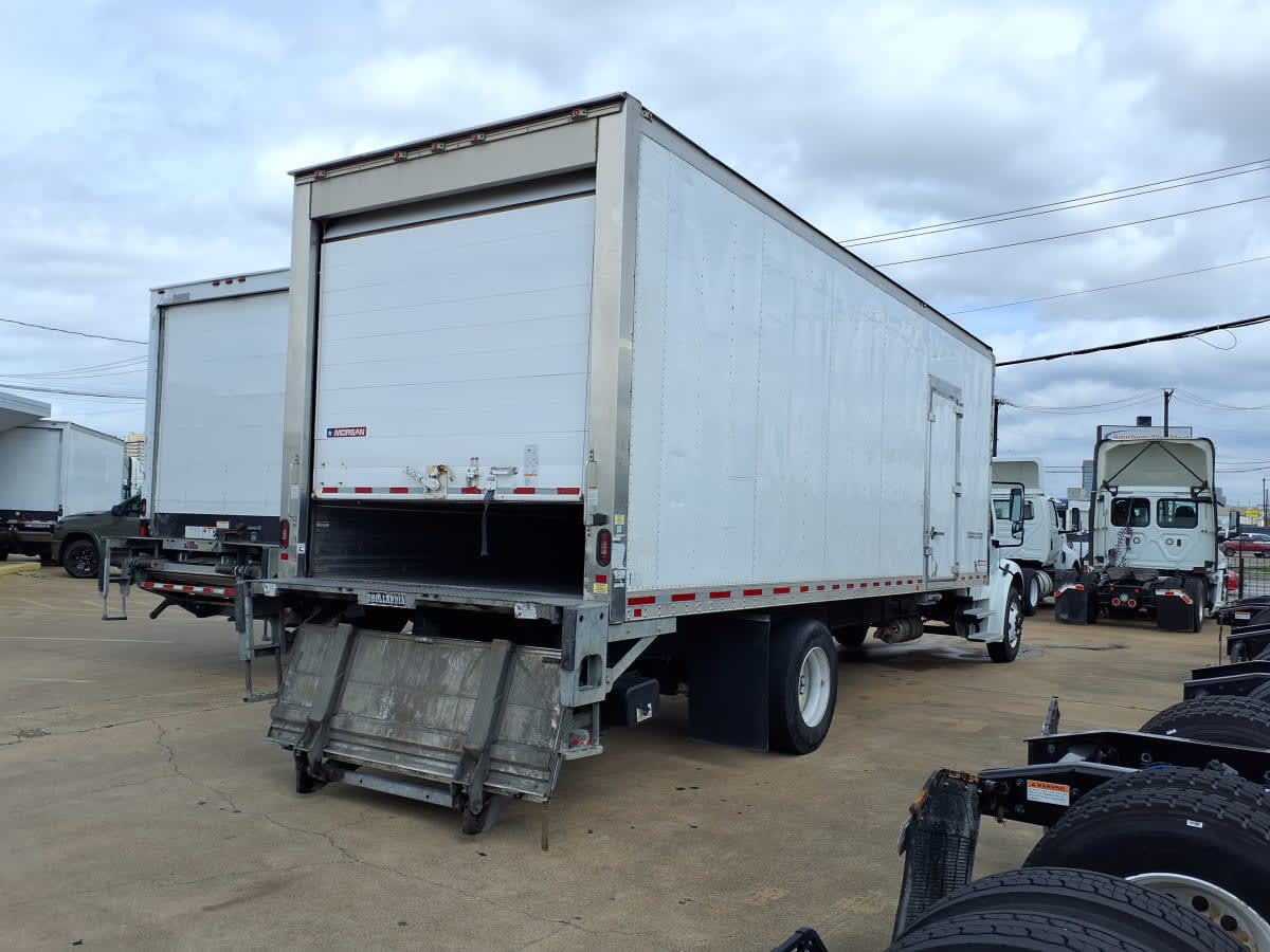 2020 Freightliner/Mercedes M2 106 242121