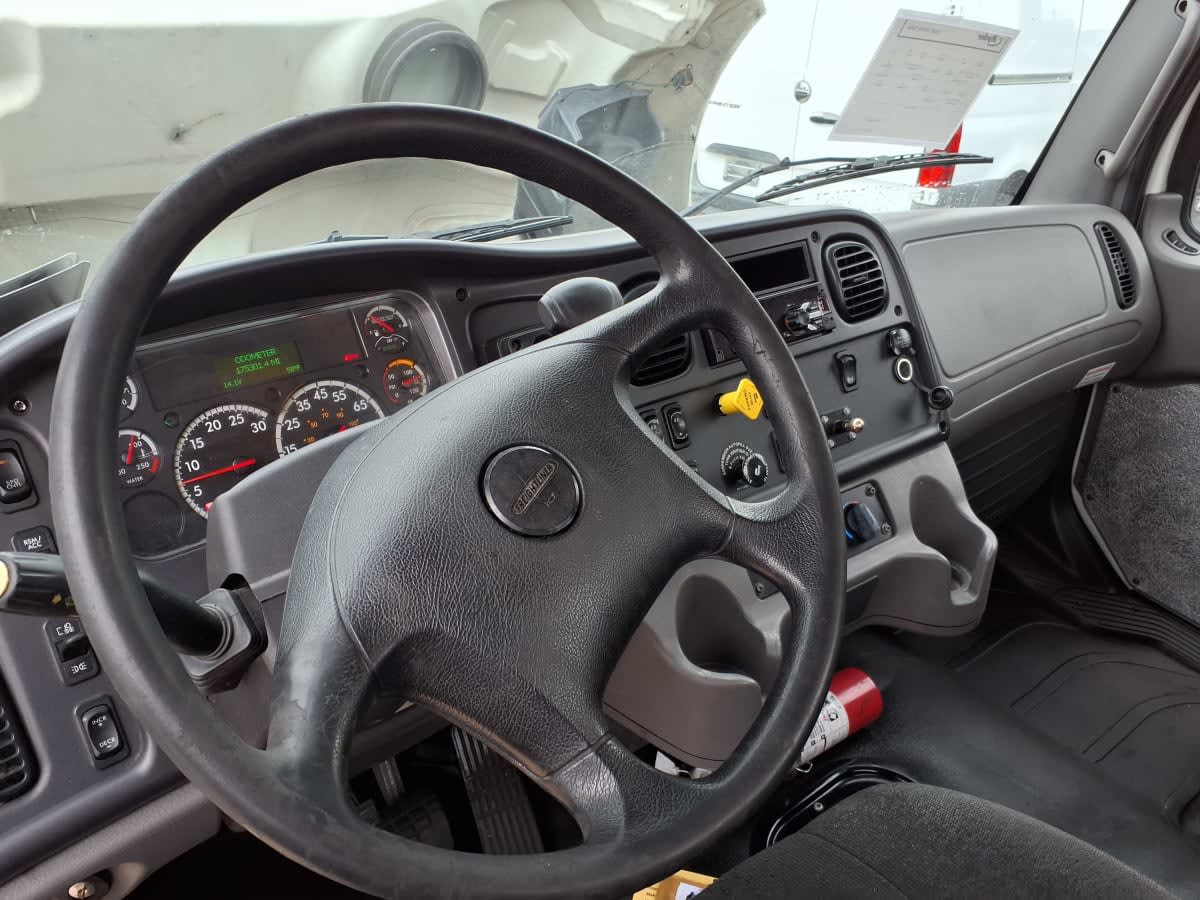 2020 Freightliner/Mercedes M2 106 242123