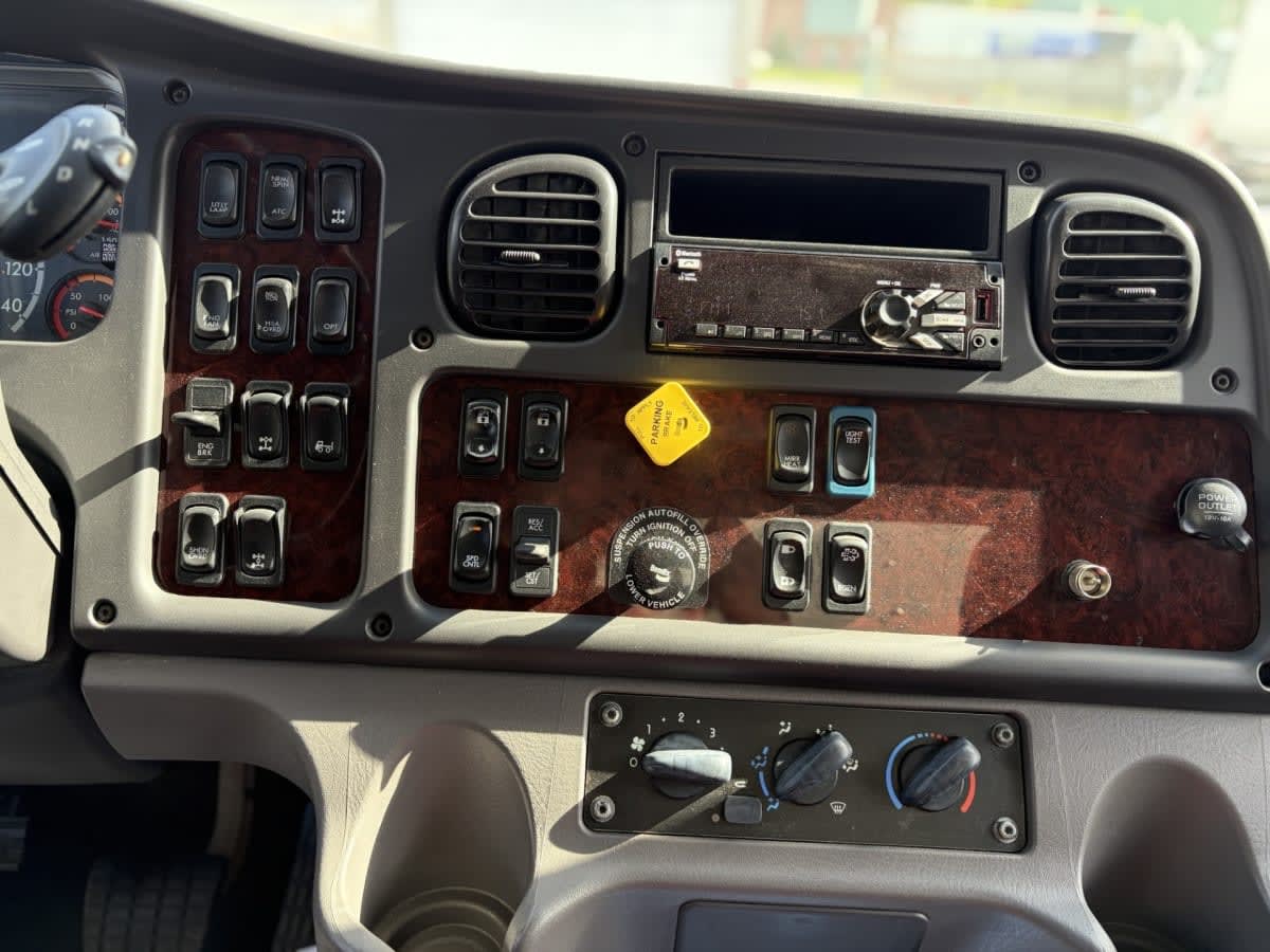 2020 Freightliner/Mercedes M2-112 242128