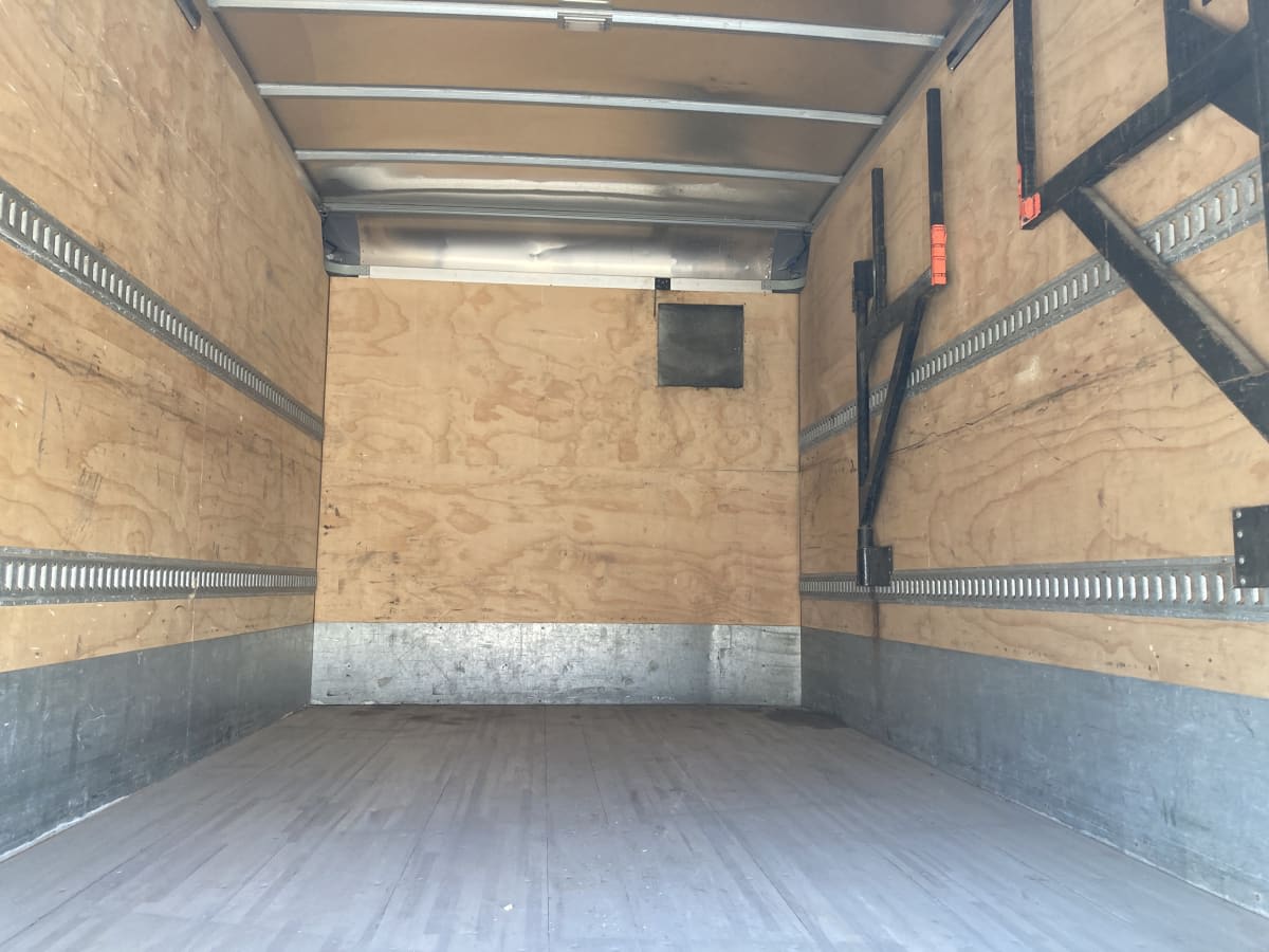 2019 Isuzu NPR 242280