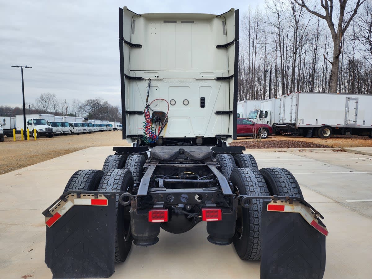 2020 International - image 5