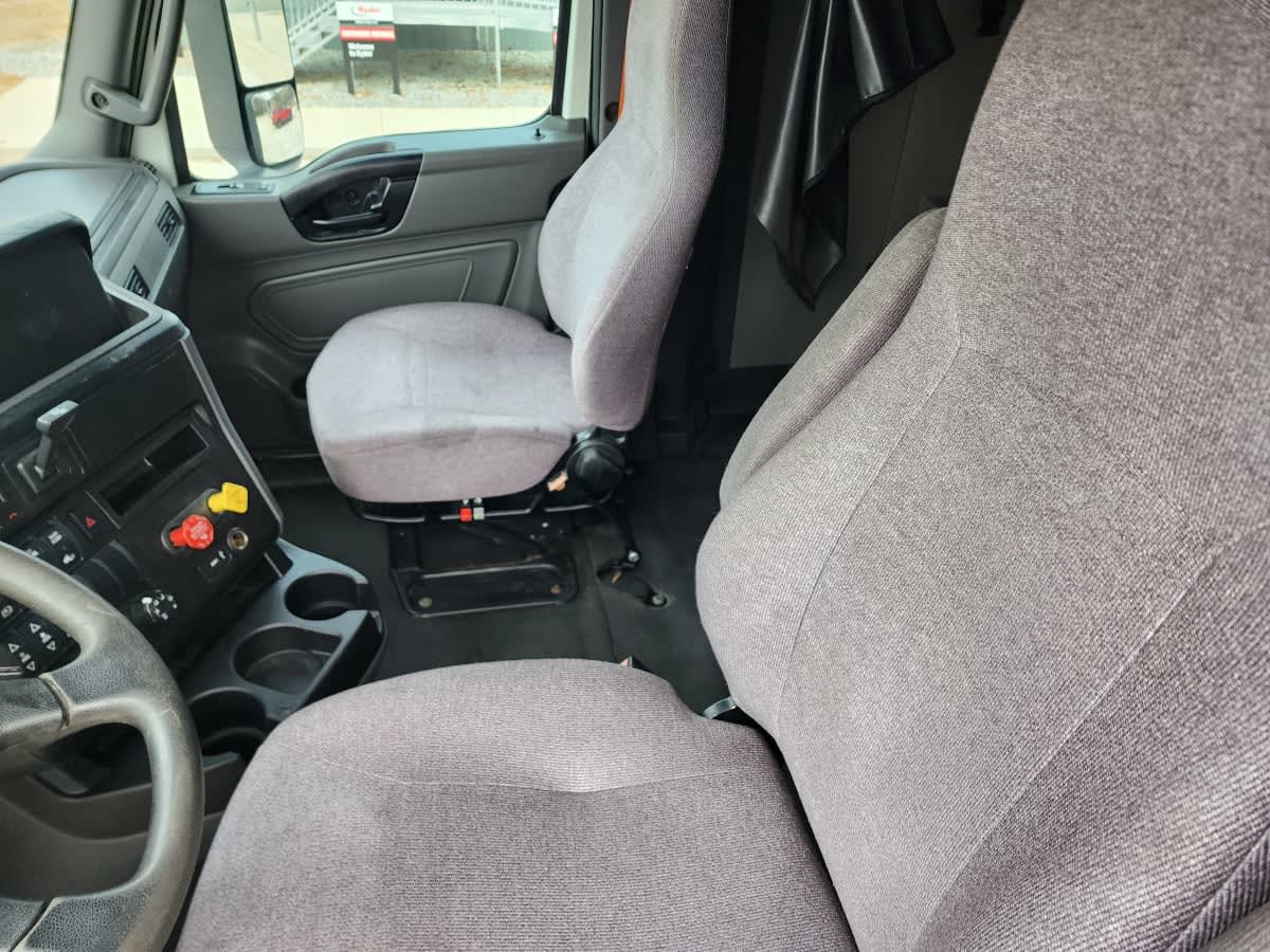 2020 International - image 7