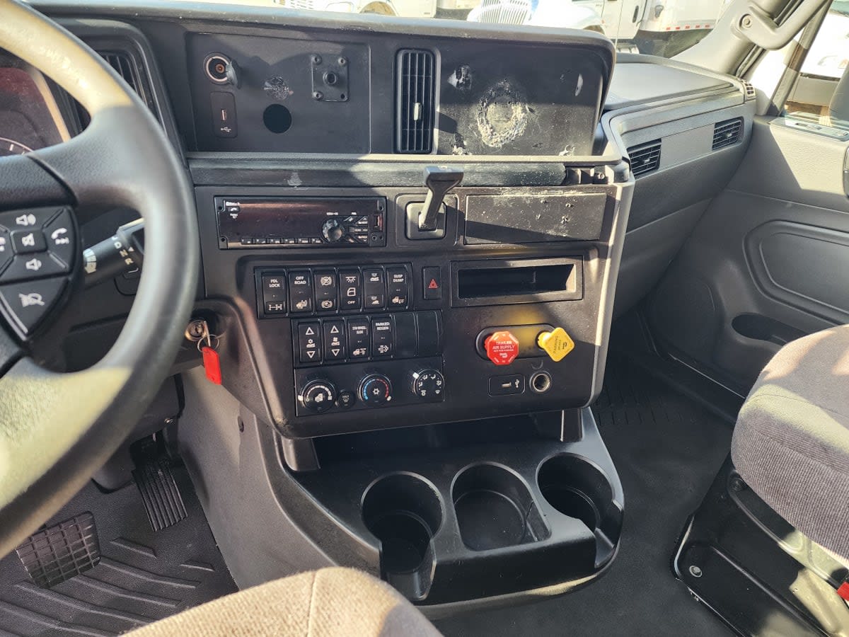 2020 International - image 8