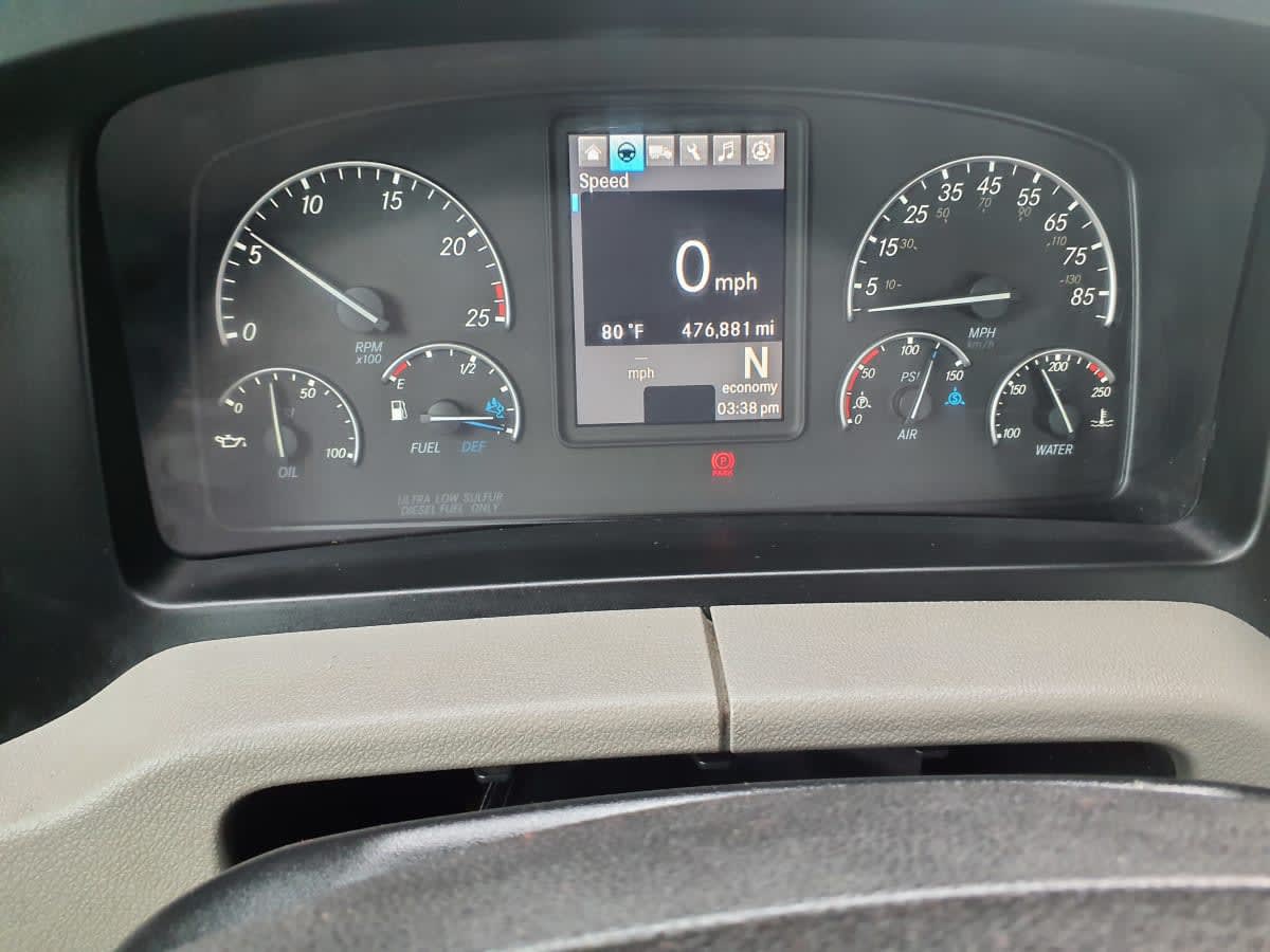 2020 Freightliner NEW CASCADIA 126 242555