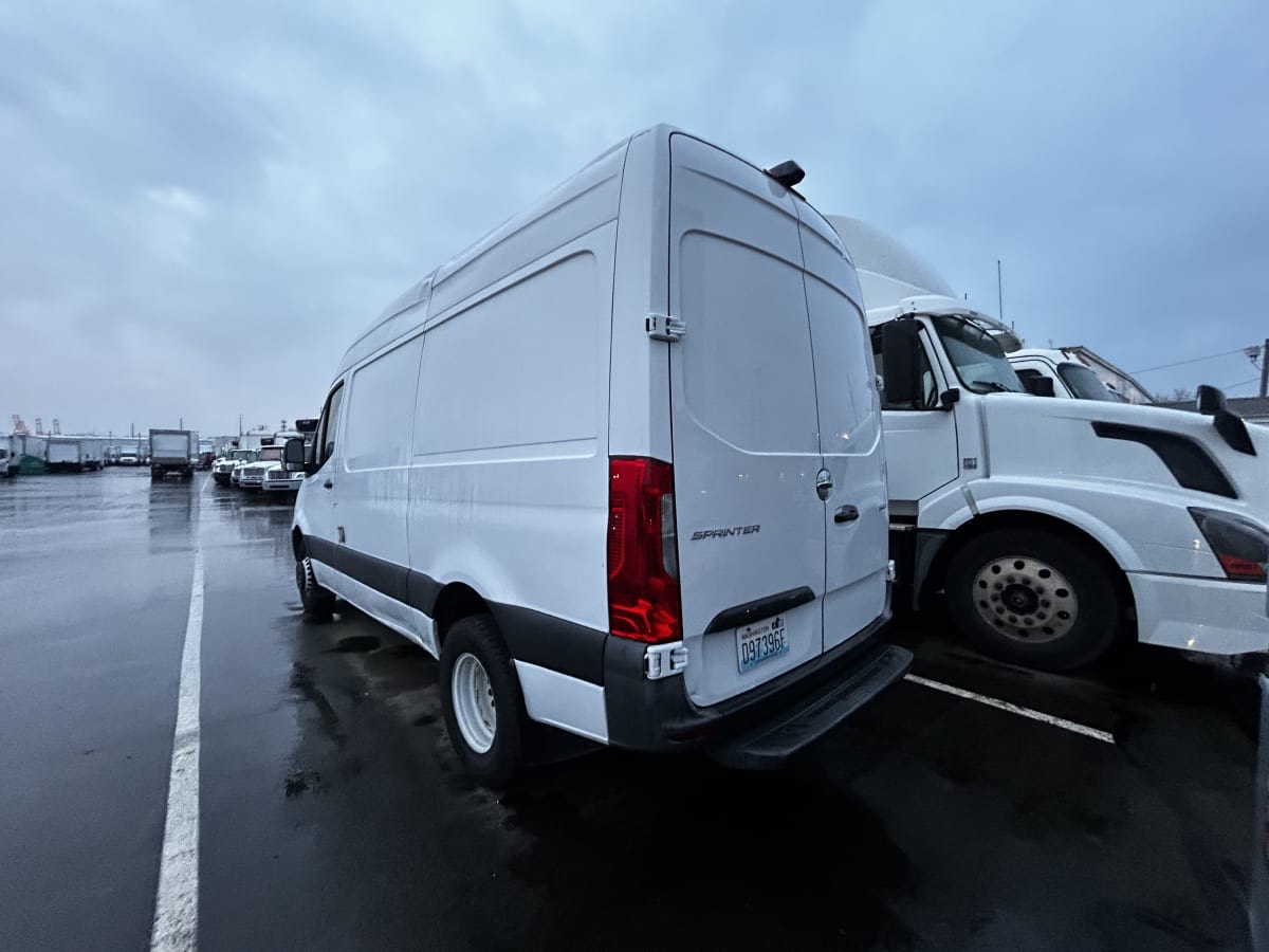 2019 Mercedes-Benz F3CA144 242593