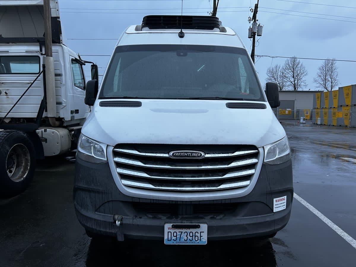 2019 Mercedes-Benz F3CA144 242593