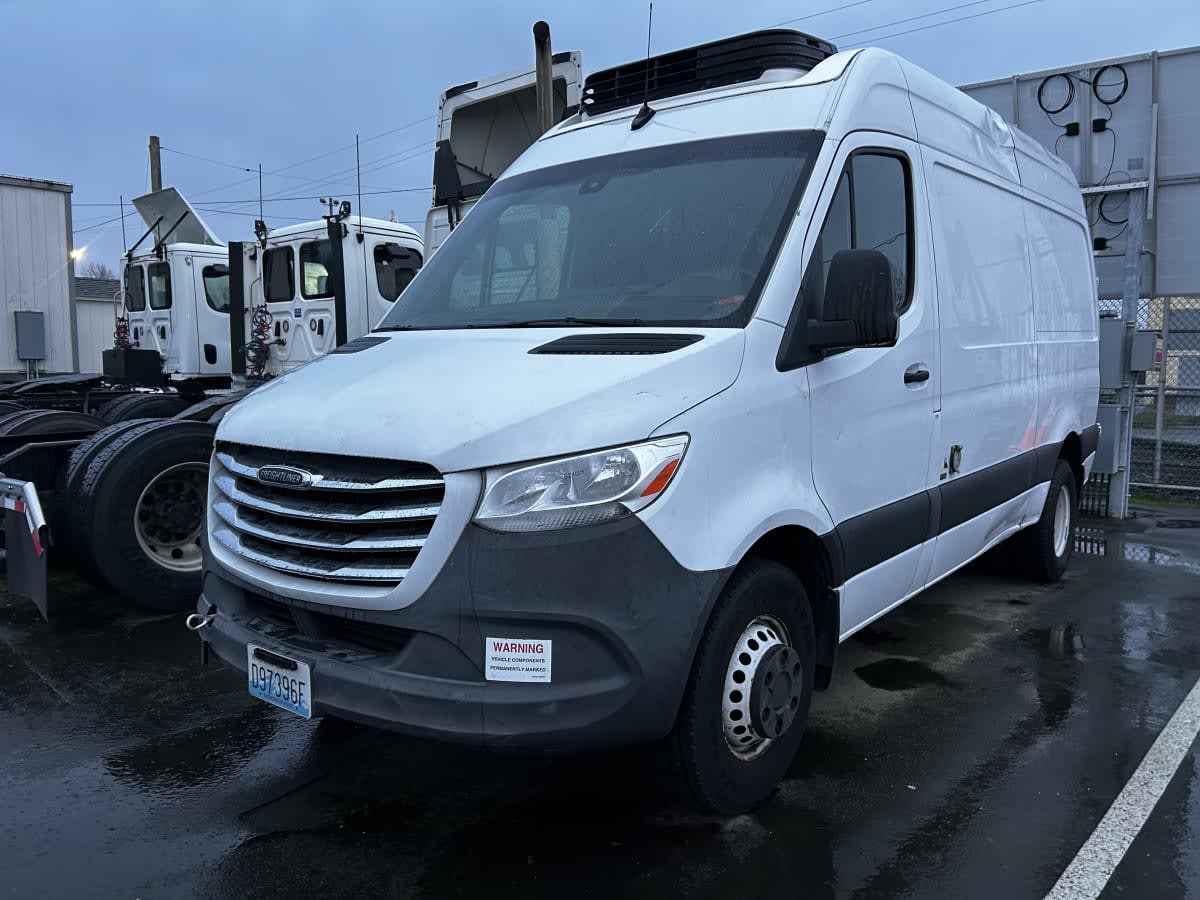 2019 Mercedes-Benz F3CA144 242593