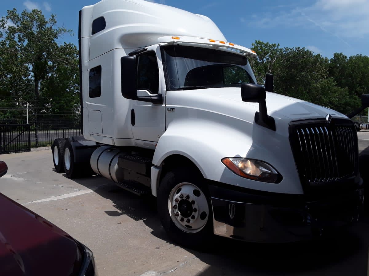 2020 International LT in Kansas City, MO — photo 3