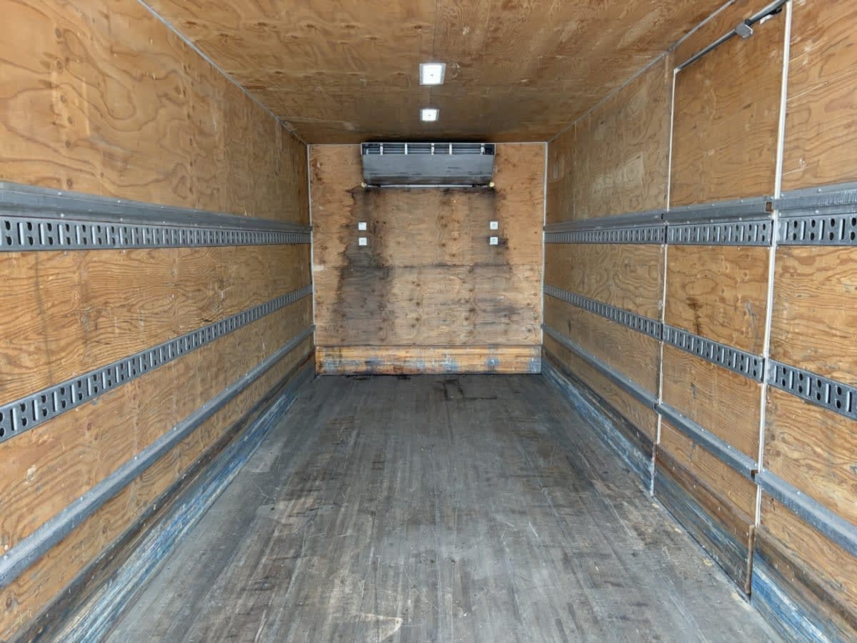 2020 Freightliner/Mercedes M2 106 242899