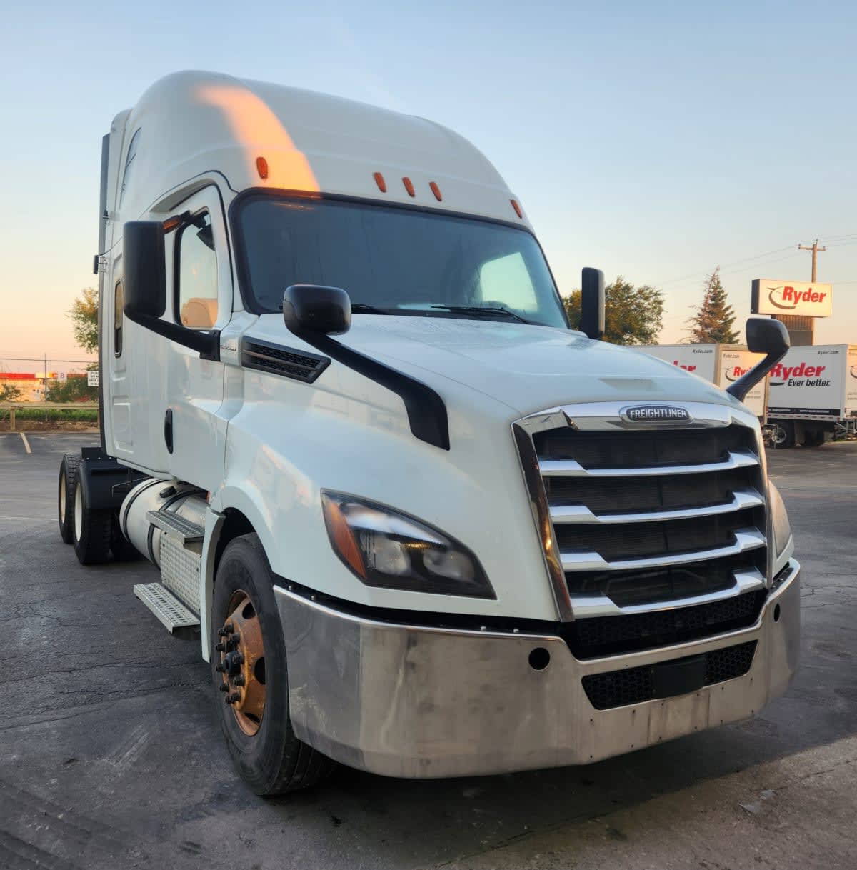 2020 Freightliner NEW CASCADIA 126 243060