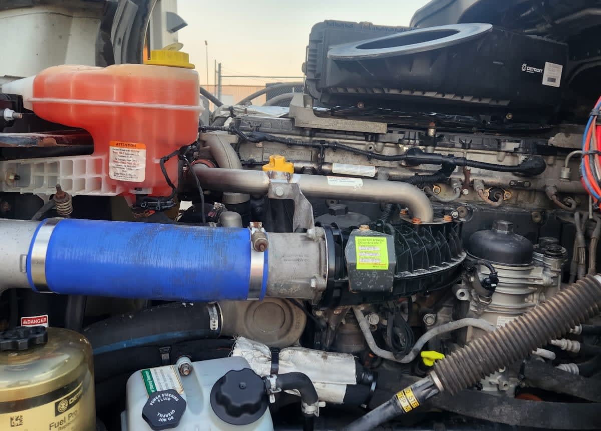 2020 Freightliner NEW CASCADIA 126 243060