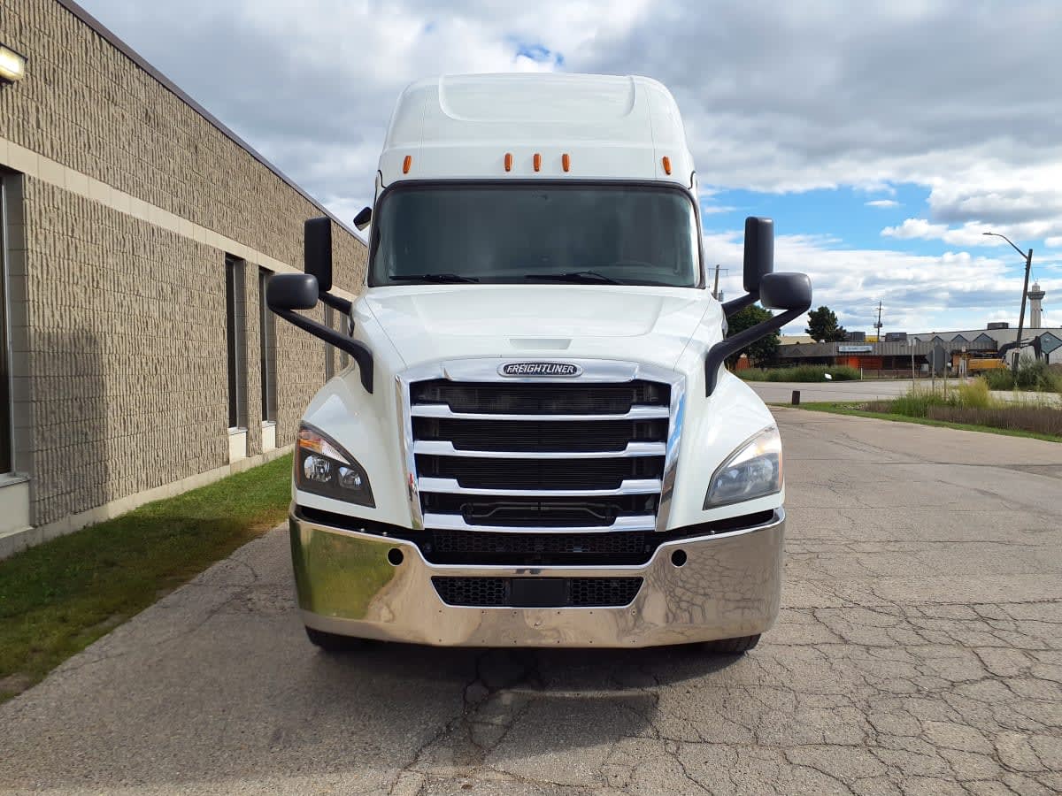 2020 Freightliner NEW CASCADIA 126 243062