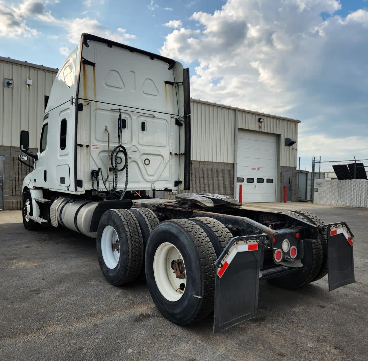 2020 Freightliner NEW CASCADIA 126 243069