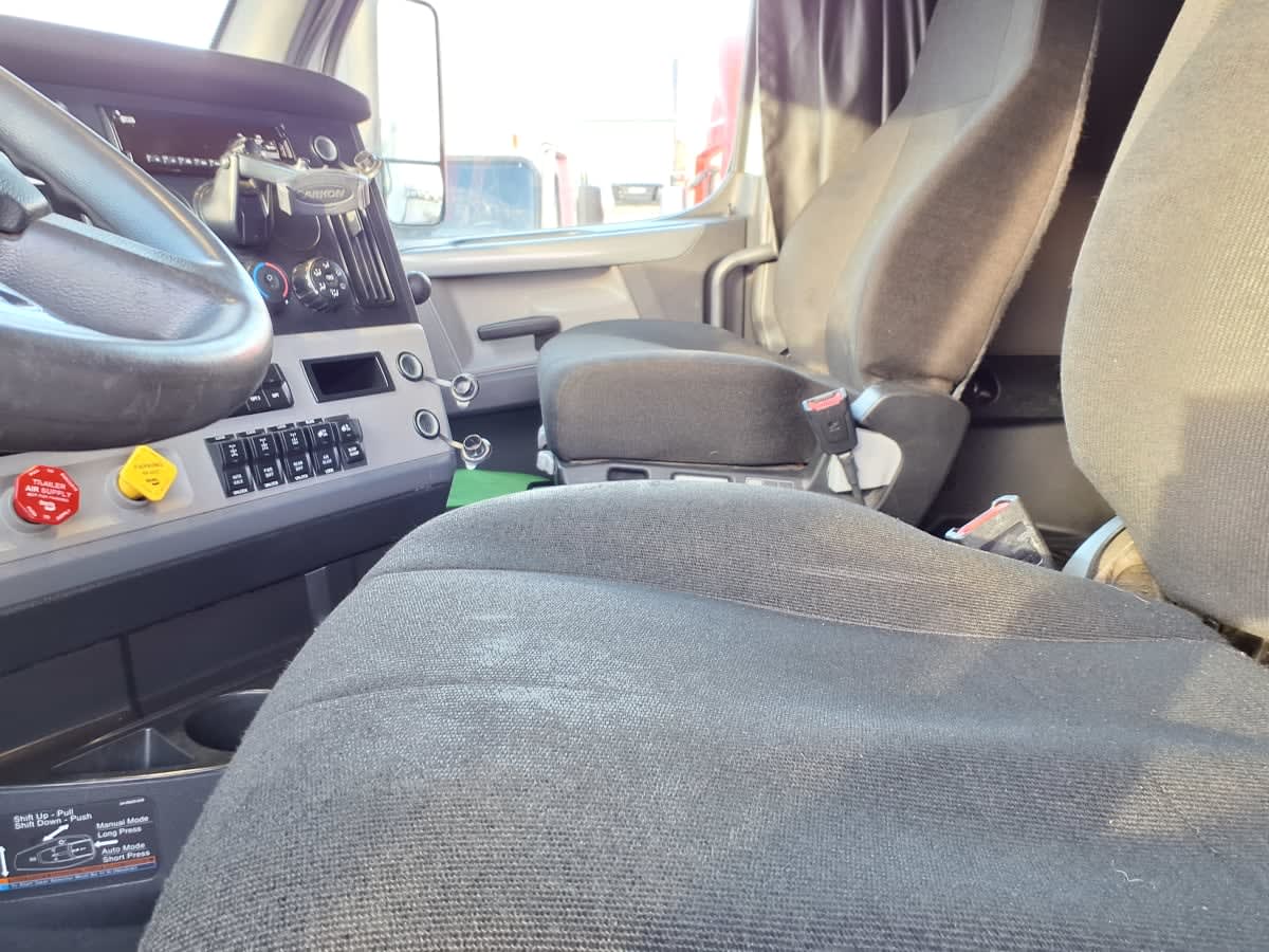 2020 Freightliner/Mercedes NEW CASCADIA 126 243070