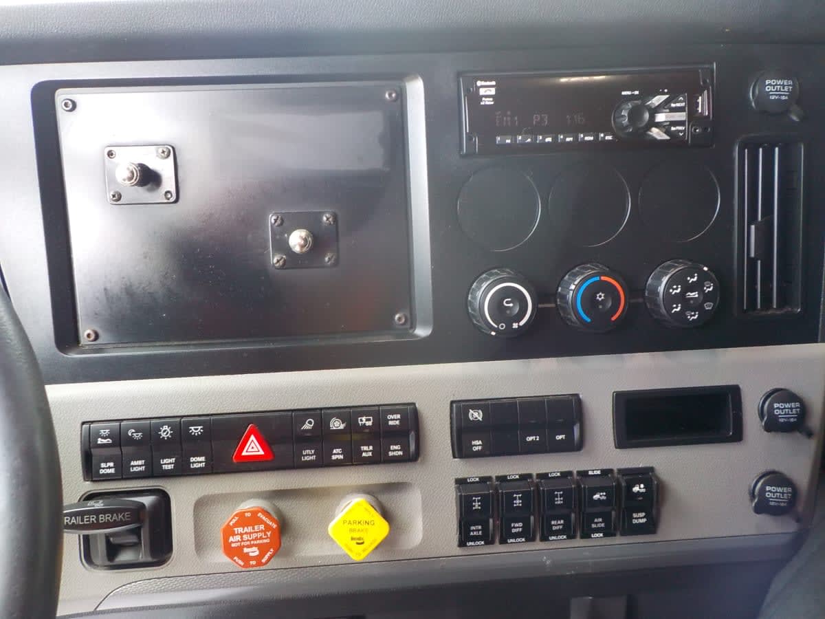 2020 Freightliner/Mercedes NEW CASCADIA 126 243071