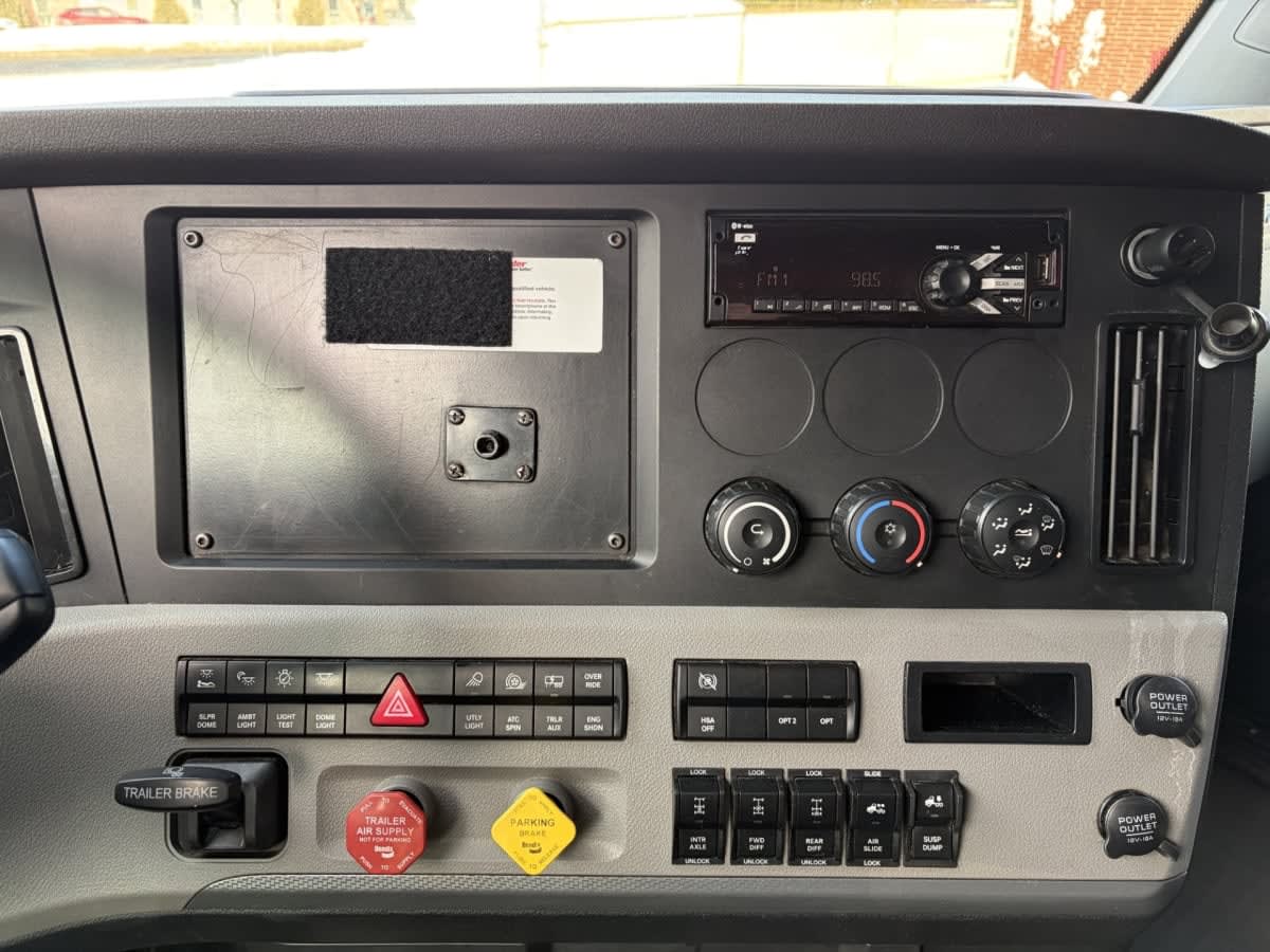 2020 Freightliner/Mercedes NEW CASCADIA 126 243074