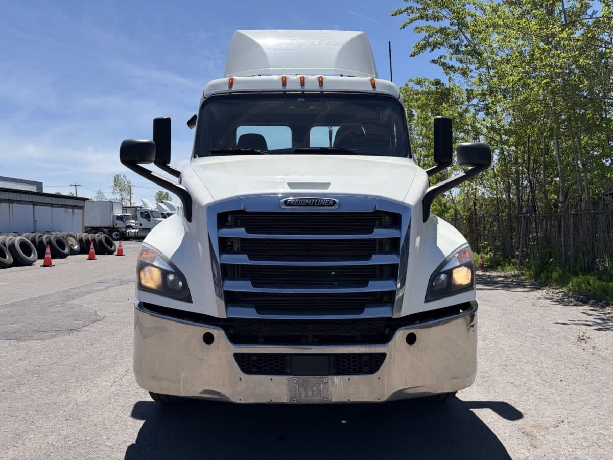 2020 Freightliner/Mercedes NEW CASCADIA 126 243085