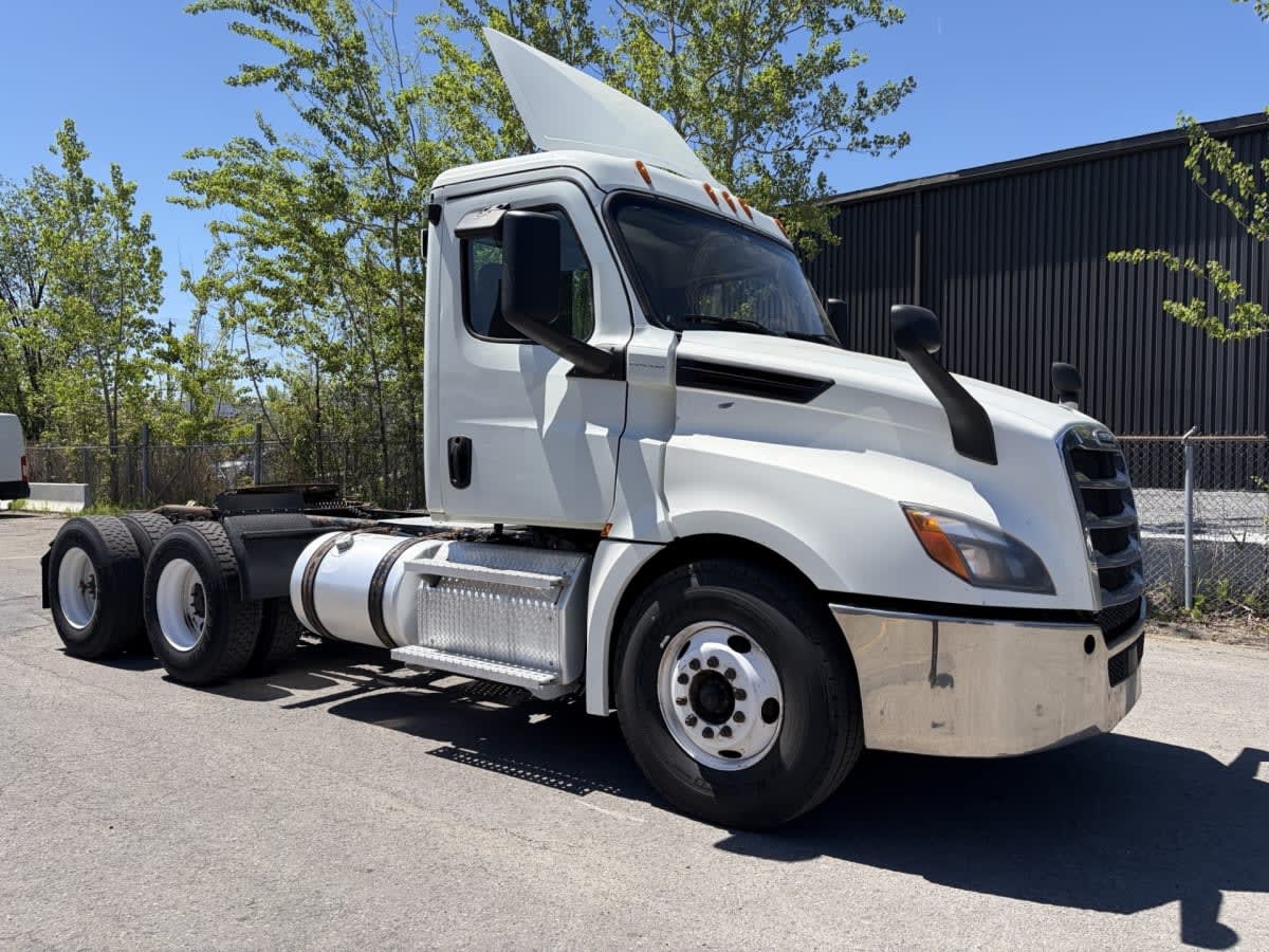 2020 Freightliner/Mercedes NEW CASCADIA 126 243085