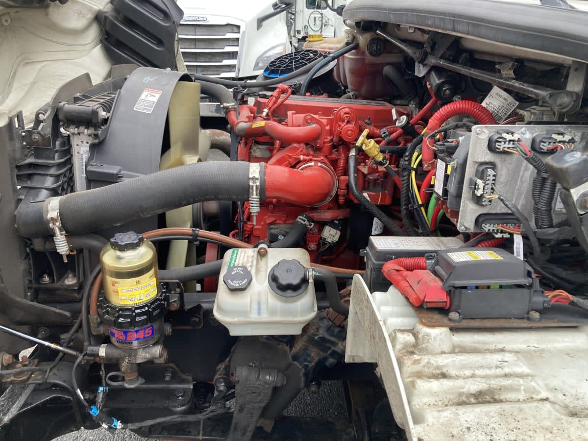 2020 Freightliner/Mercedes M2 106 243108