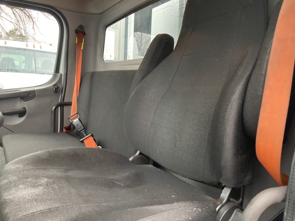 2020 Freightliner/Mercedes M2 106 243108