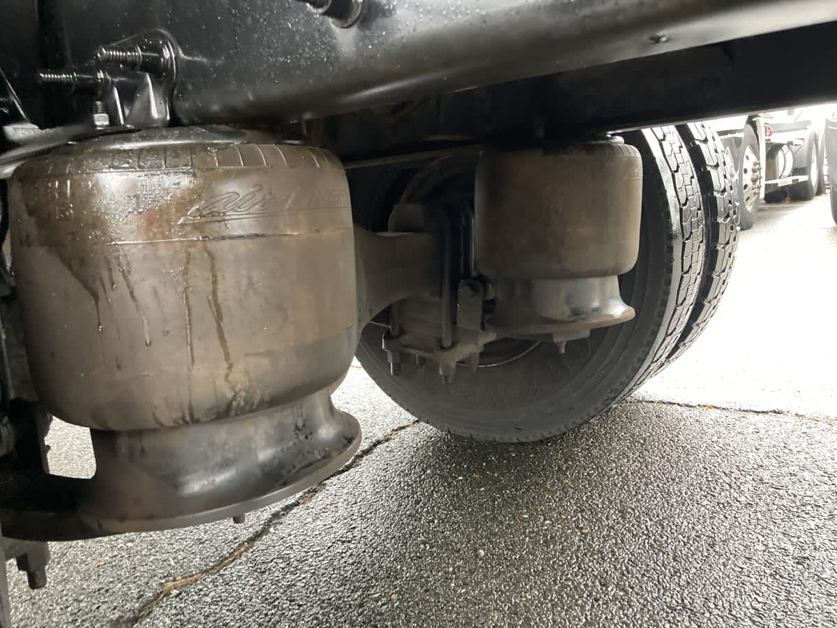 2020 Freightliner/Mercedes M2 106 243108