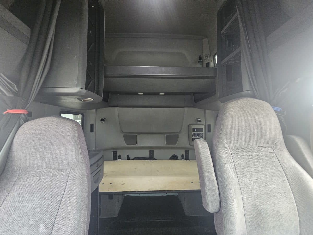 2020 International - image 8